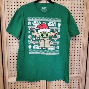 Star Wars Green Christmas Baby Yoda Grogu T-Shirt Size L 100% Cotton‎ Holiday